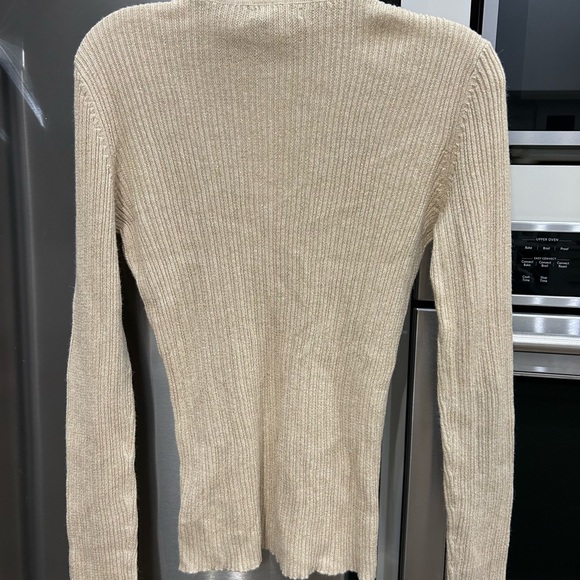 Gold turtle neck - Picture 5 of 5